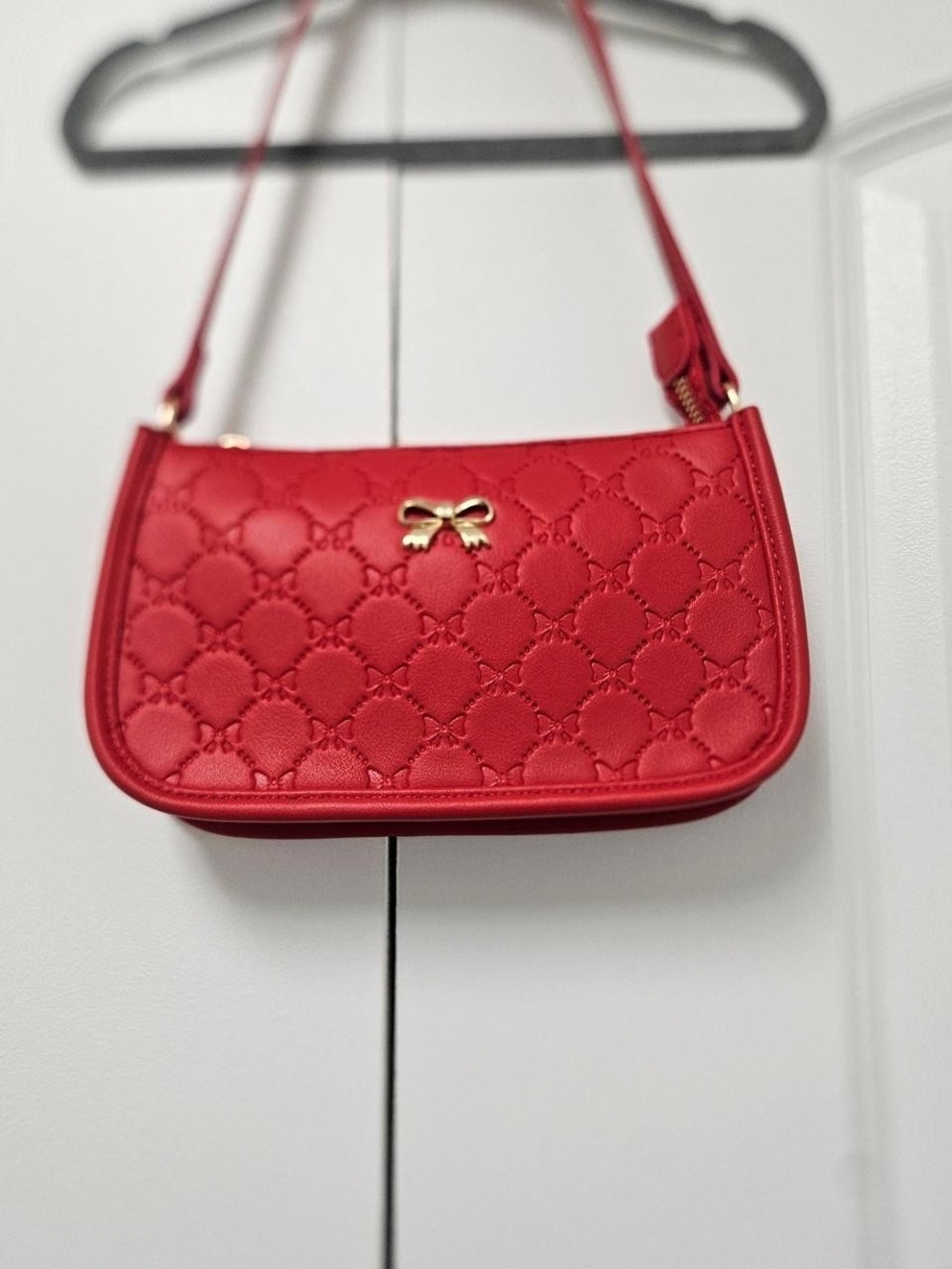 Red Shoulder Bag with Gold Bow Accent (With Free A GIFT)